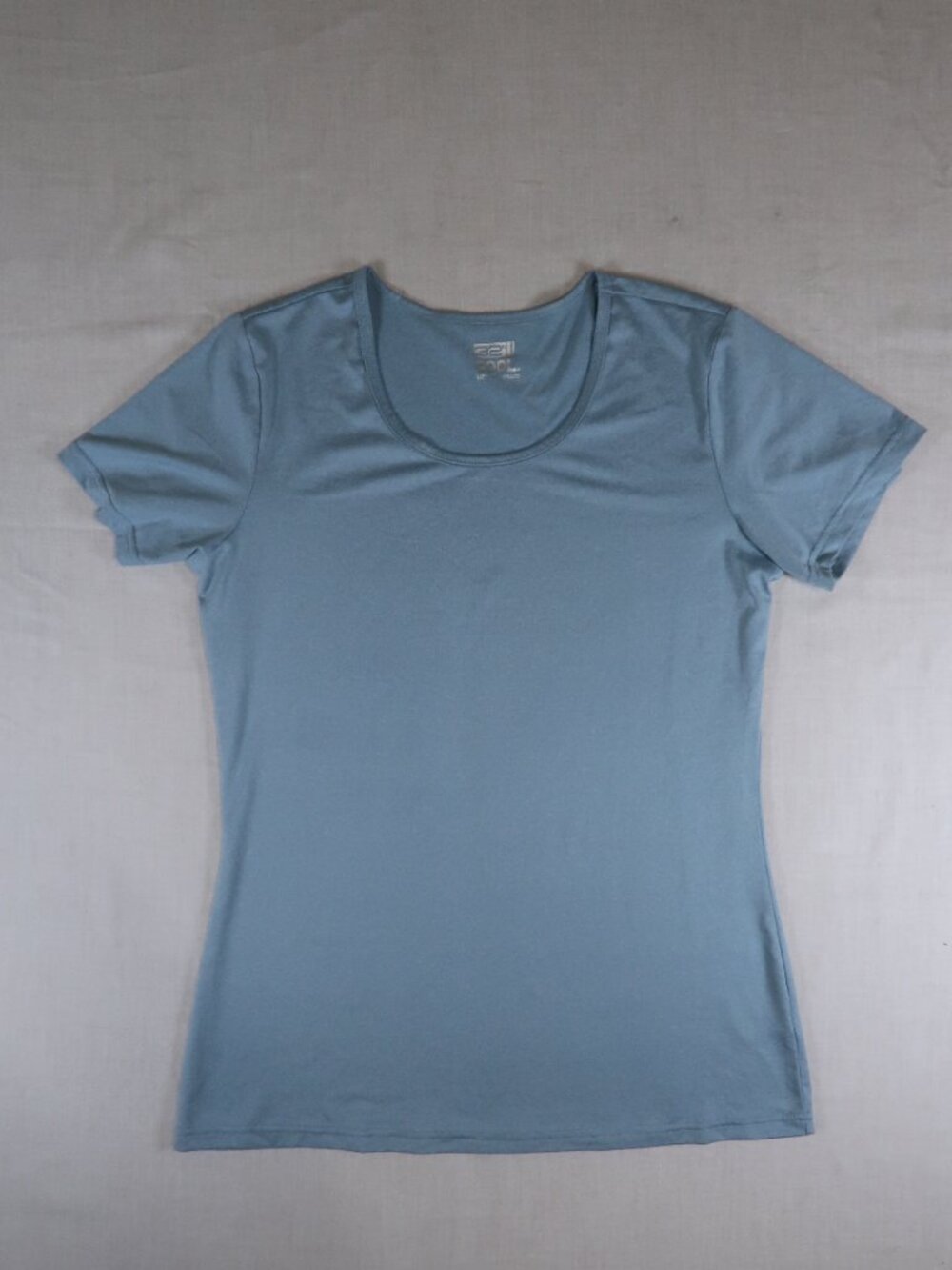 32 Degrees Cool Blue Short Sleeve Performance Shirt Medium